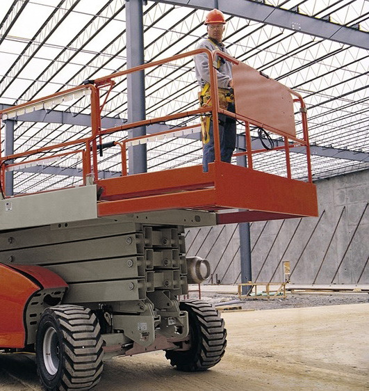 Plattformverl&auml;ngerung bei Scherenarbeitsb&uuml;hne